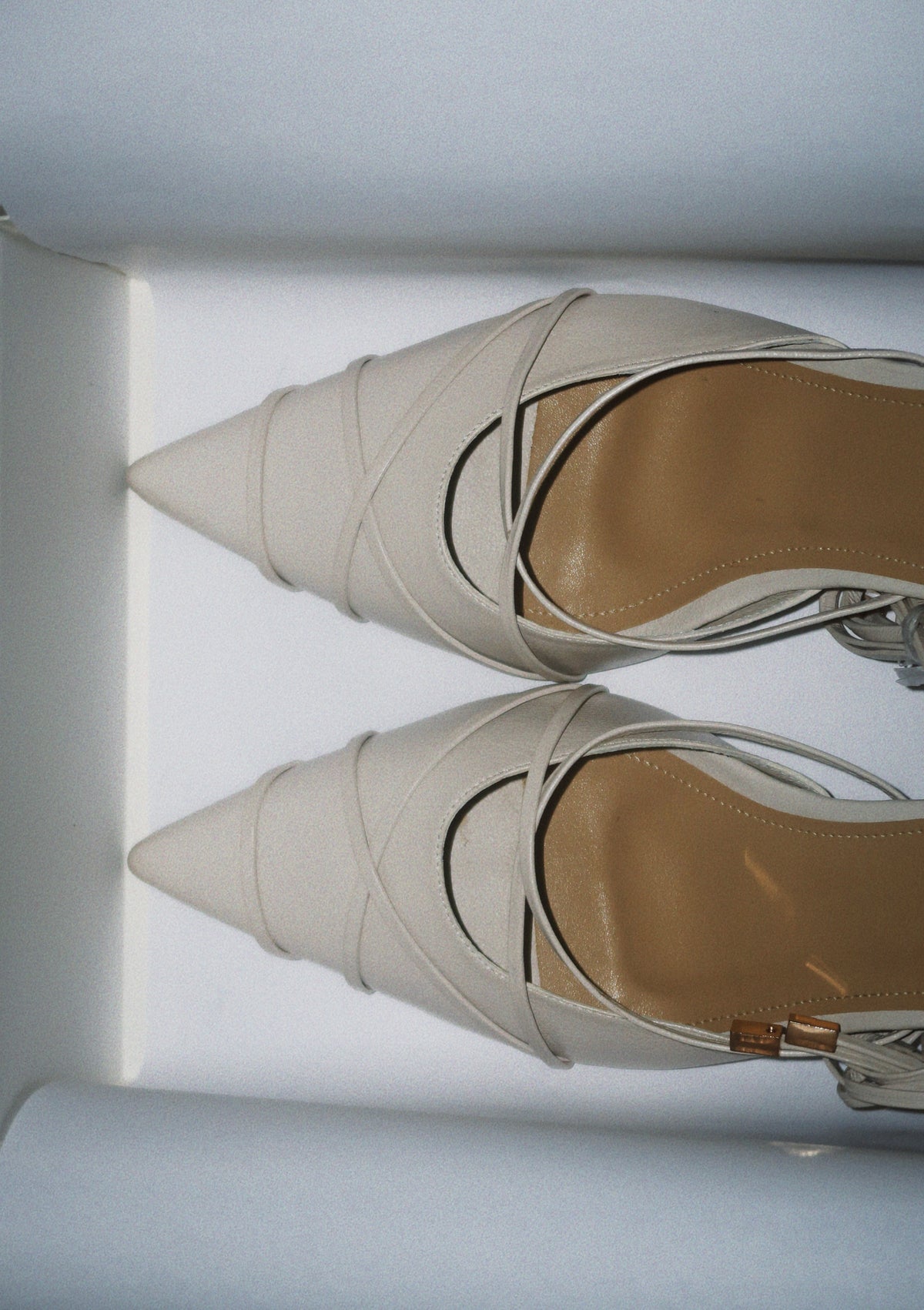 MARTHA OFF WHITE HEELS