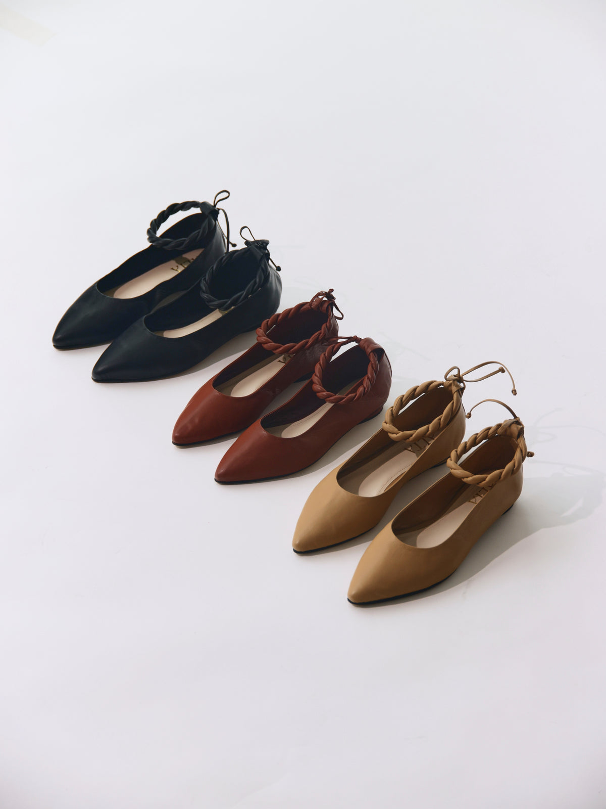 ARIA ALMOND FLATS